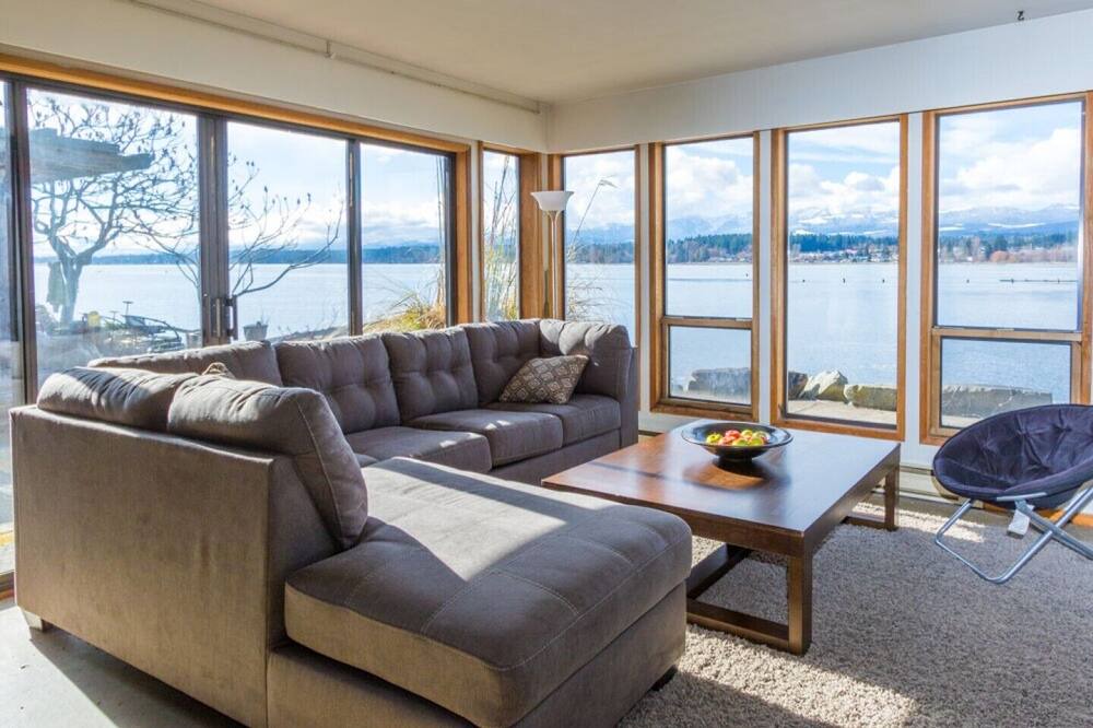 Photo of Livingroom in Comox