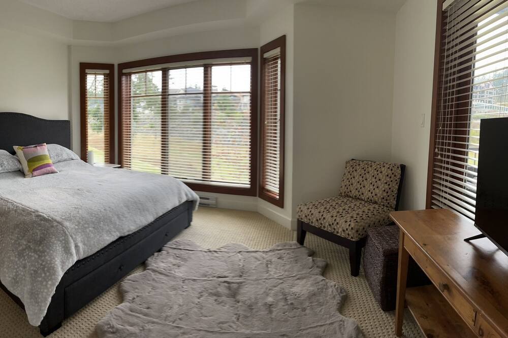 Photo of Bedroom in Bear Mountain Resort