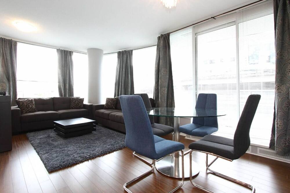Photo of Livingroom in Crosstown
