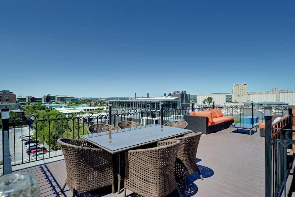 Photo of Patio Balcony in Lower Town
