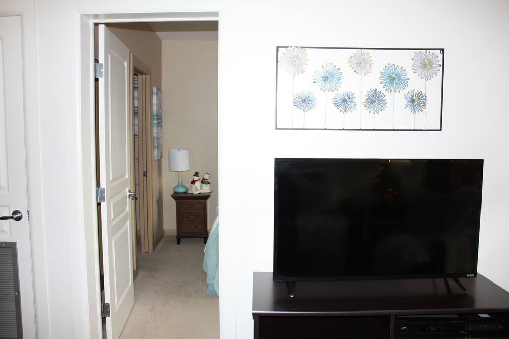 Photo of Bedroom in South Pandosy