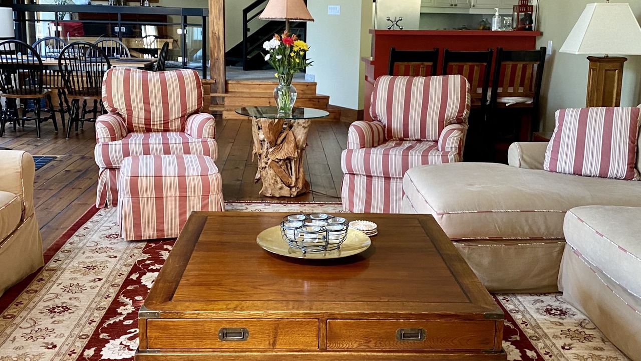 Photo of Livingroom in Muskoka Lakes