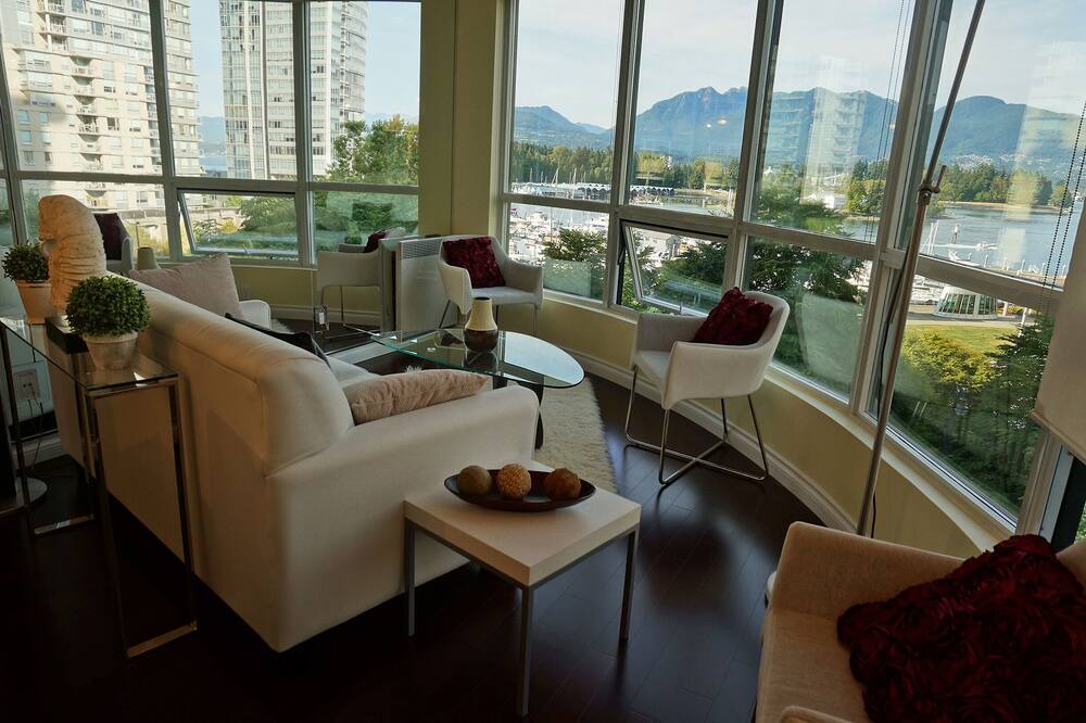 Photo of Livingroom in Coal Harbour