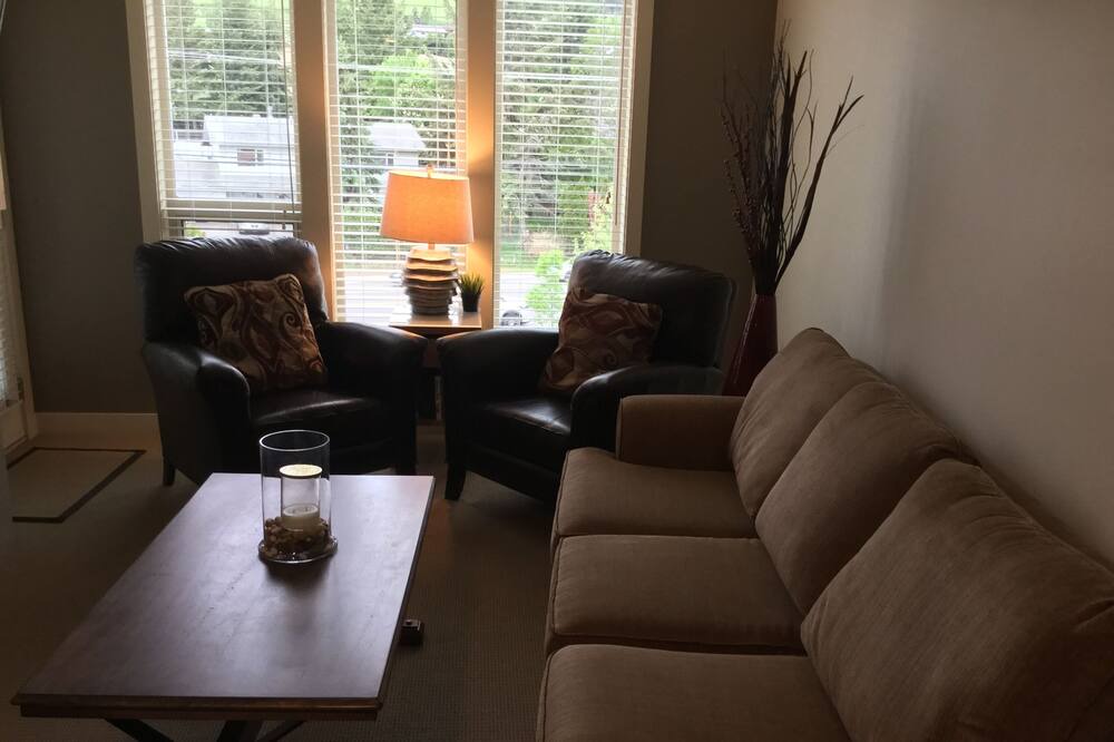Photo of Livingroom in Vernon