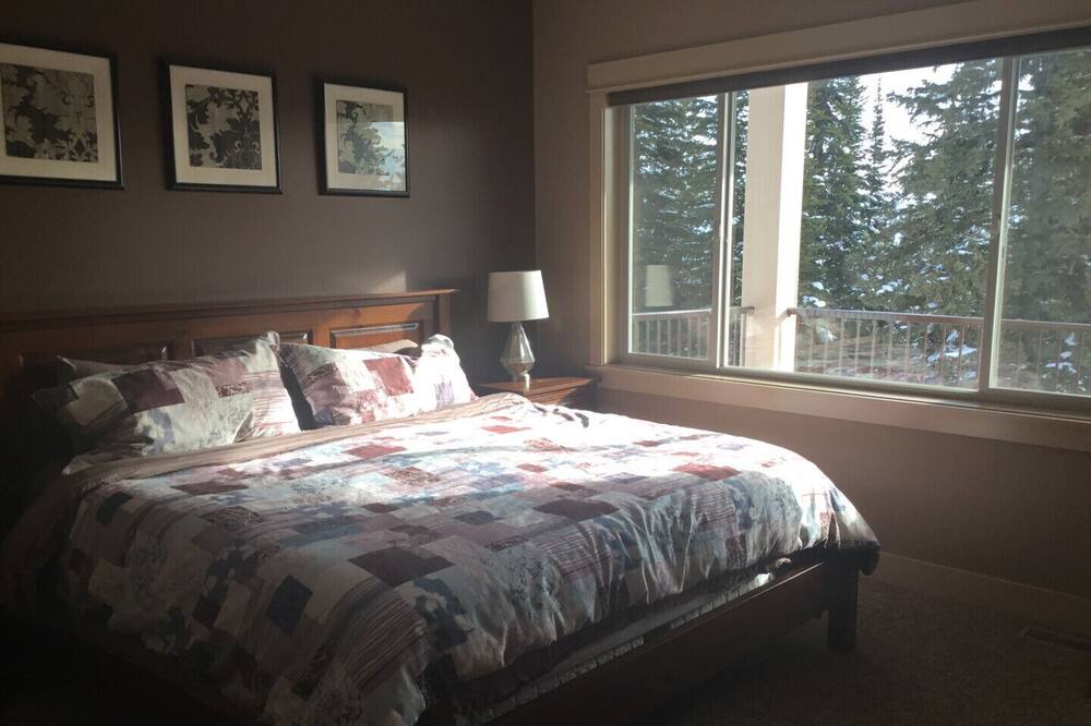 Photo of Bedroom in Silver Star Mountain
