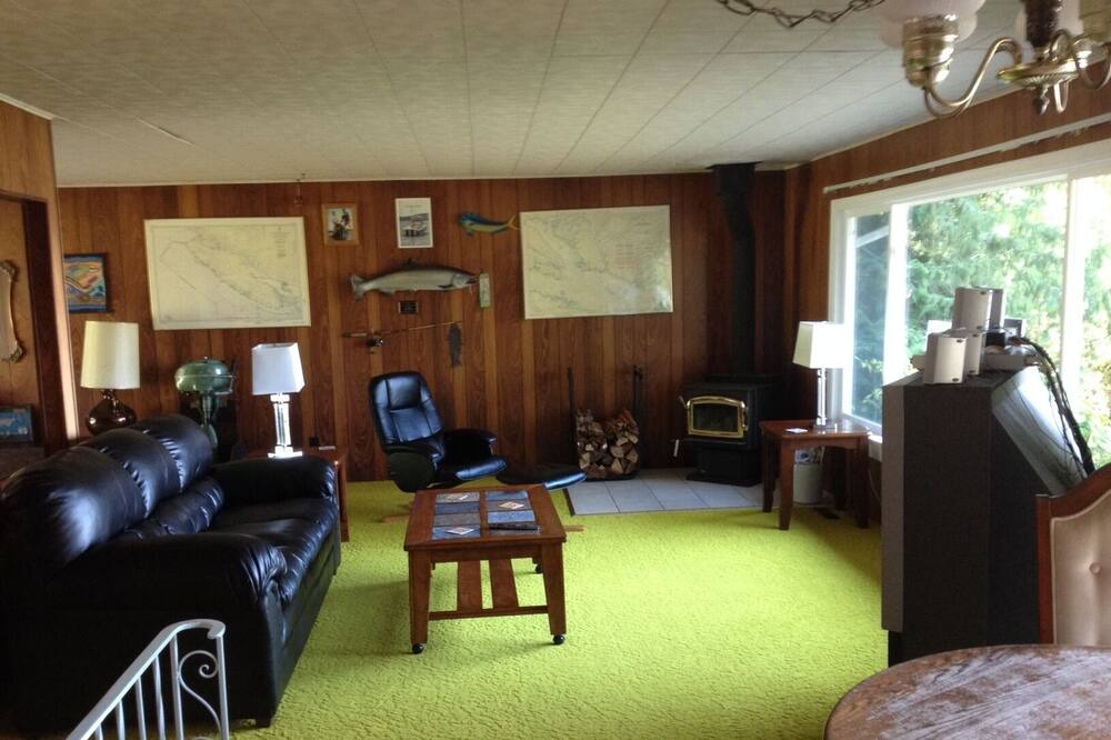 Photo of Livingroom in Halfmoon Bay