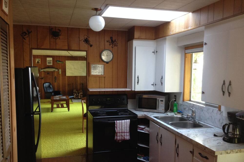 Photo of Kitchen in Halfmoon Bay