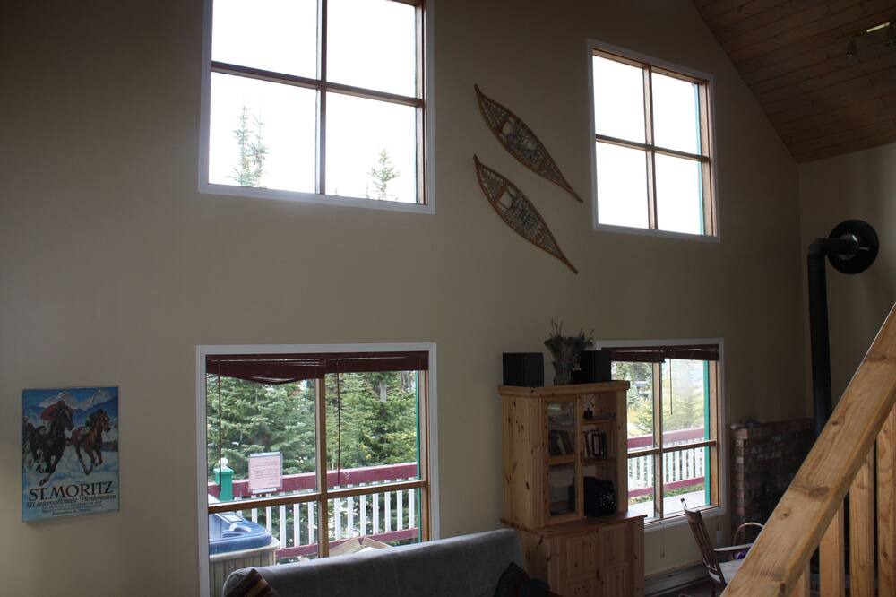 Photo of Livingroom in Silver Star Mountain