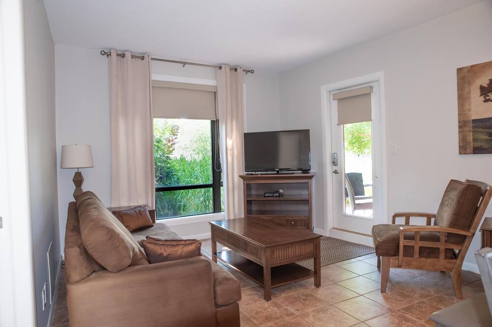Photo of Bedroom in South Pandosy