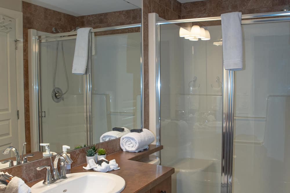 Photo of Bathroom in South Pandosy