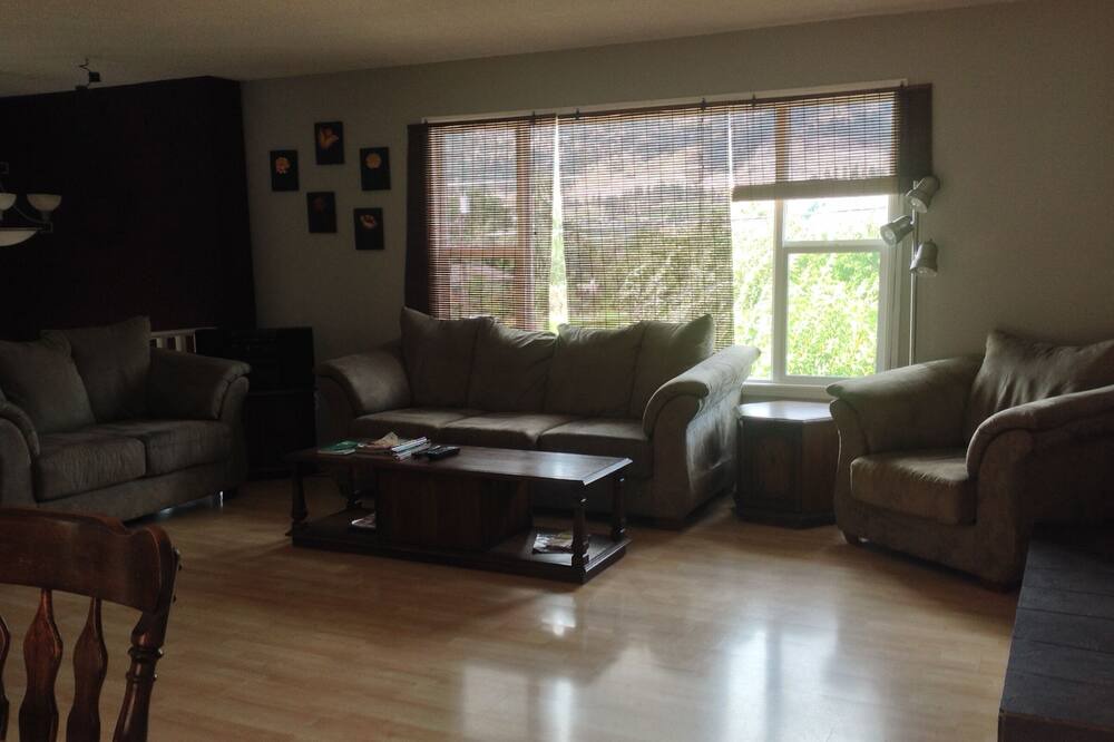 Photo of Livingroom in Central Okanagan