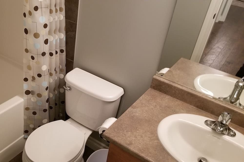 Photo of Bathroom in Osoyoos