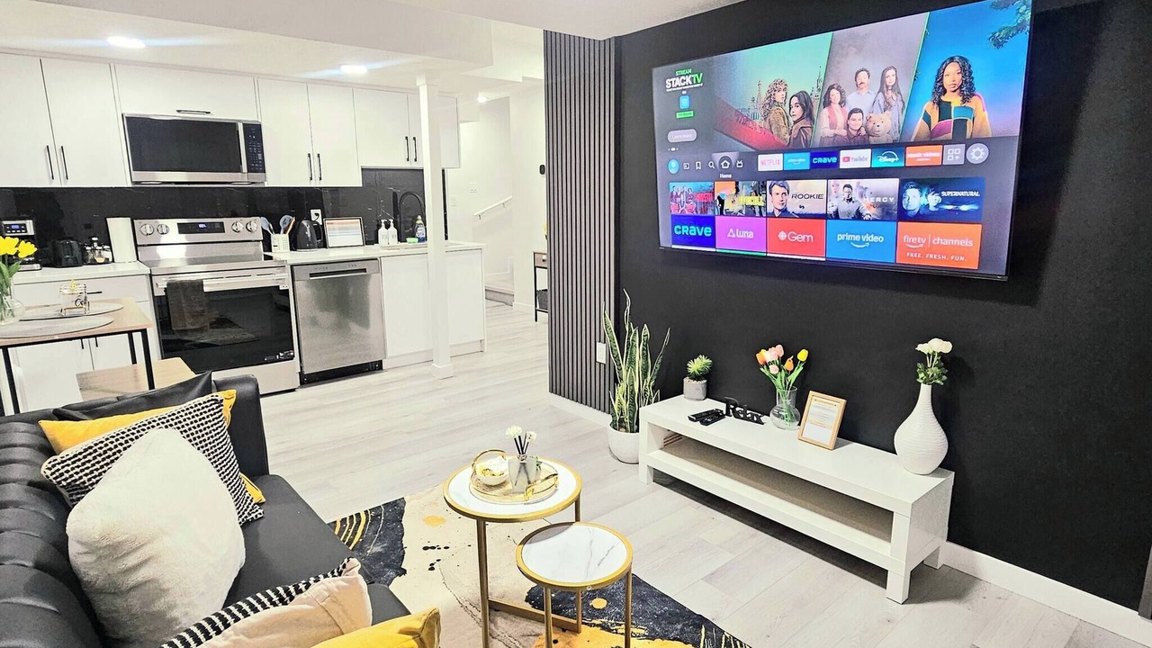Photo of Livingroom in Southeast Edmonton