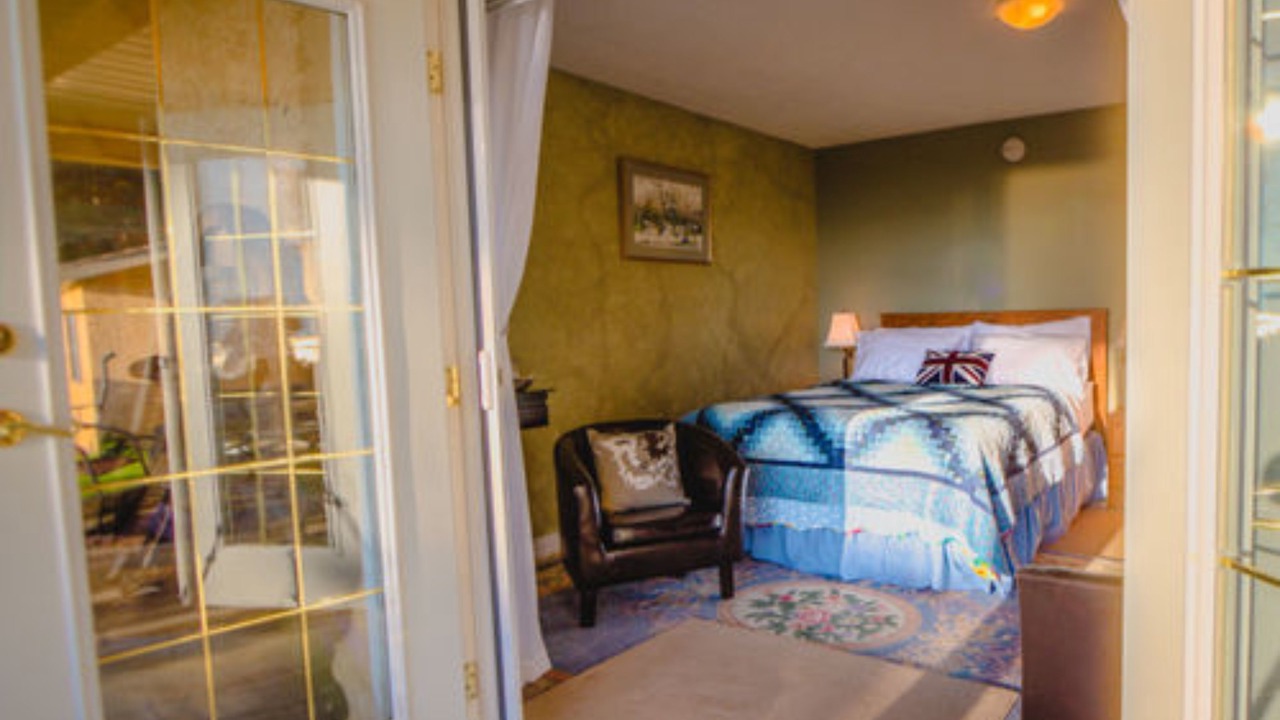 Photo of Bedroom in Saanichton