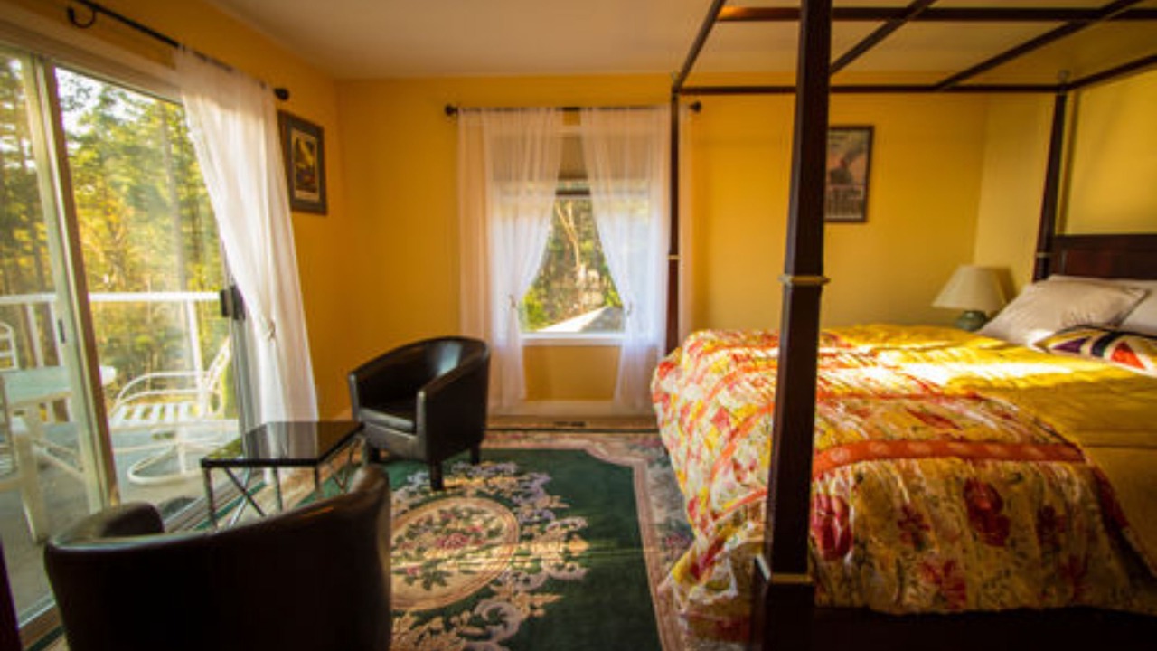 Photo of Bedroom in Saanichton