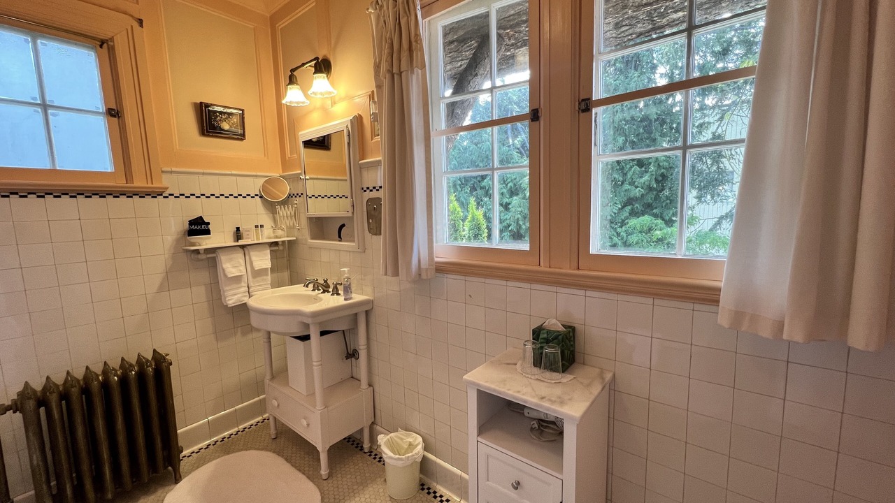 Photo of Bathroom in Sidney