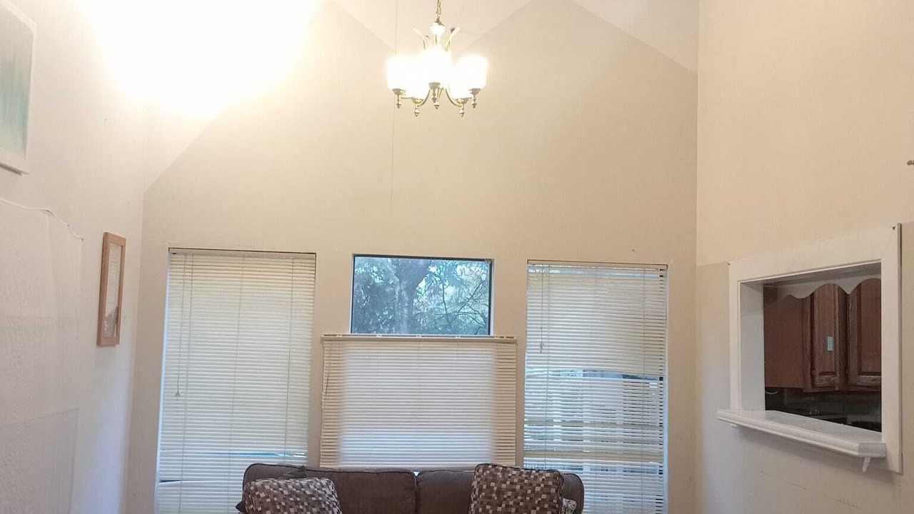 Photo of Livingroom in Guildford