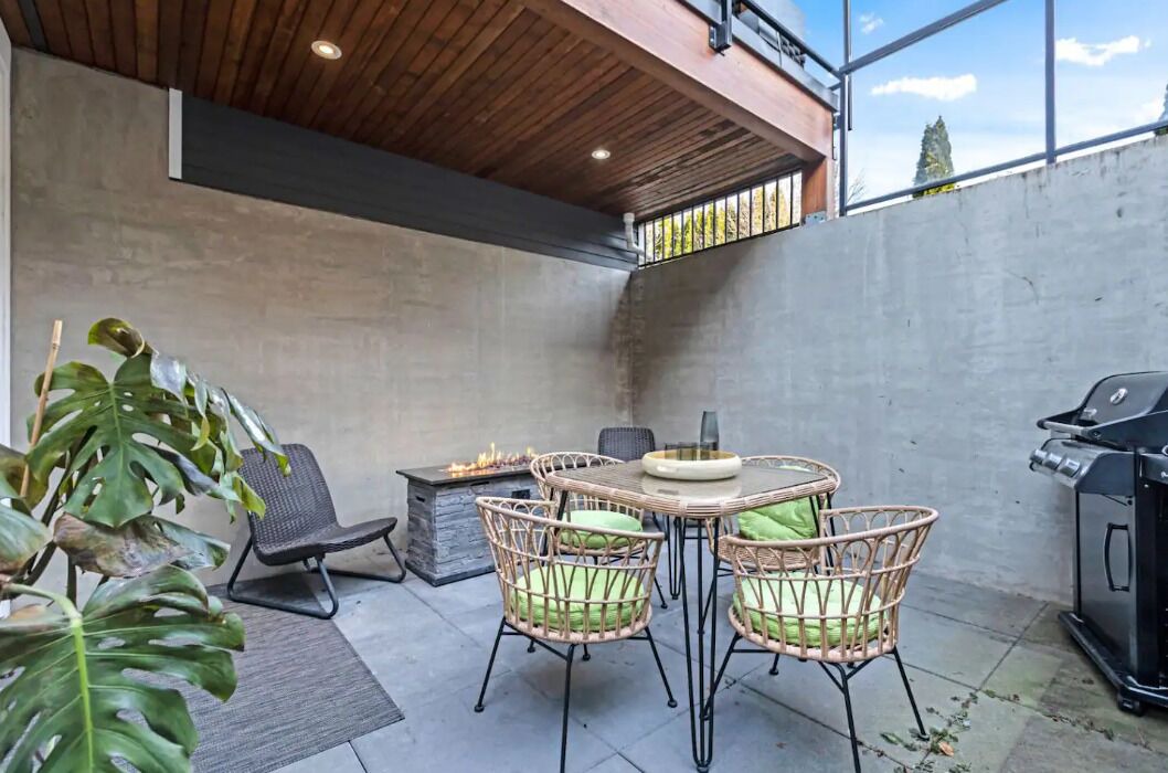 Photo of Outdoor in Hollyburn
