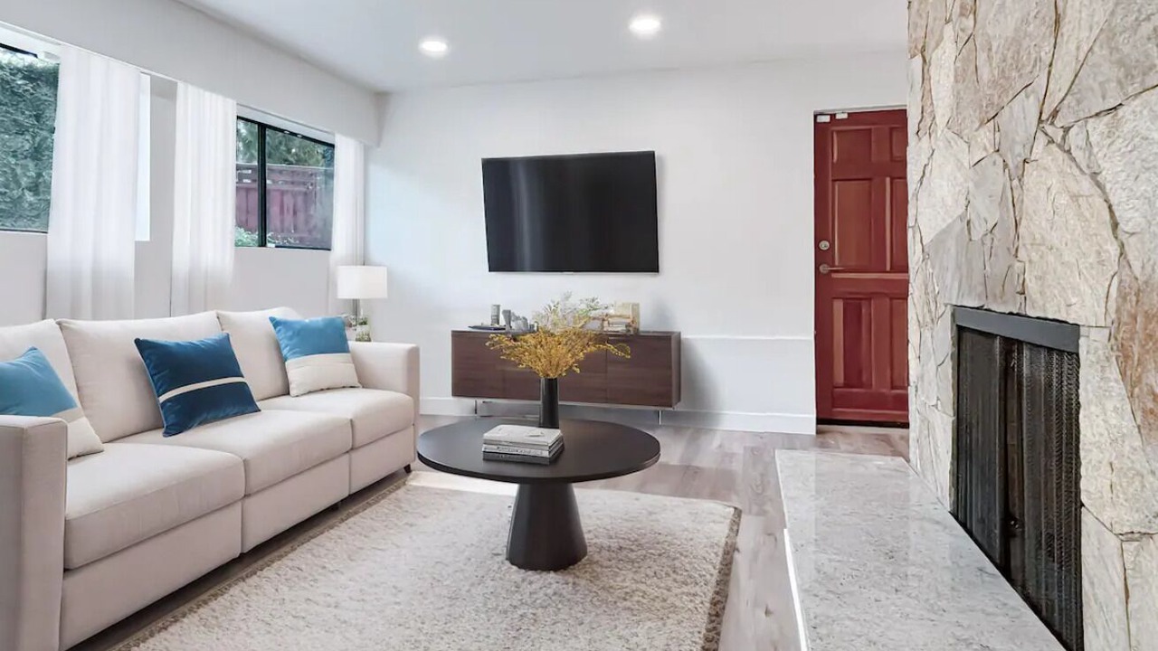 Photo of Livingroom in Caulfeild