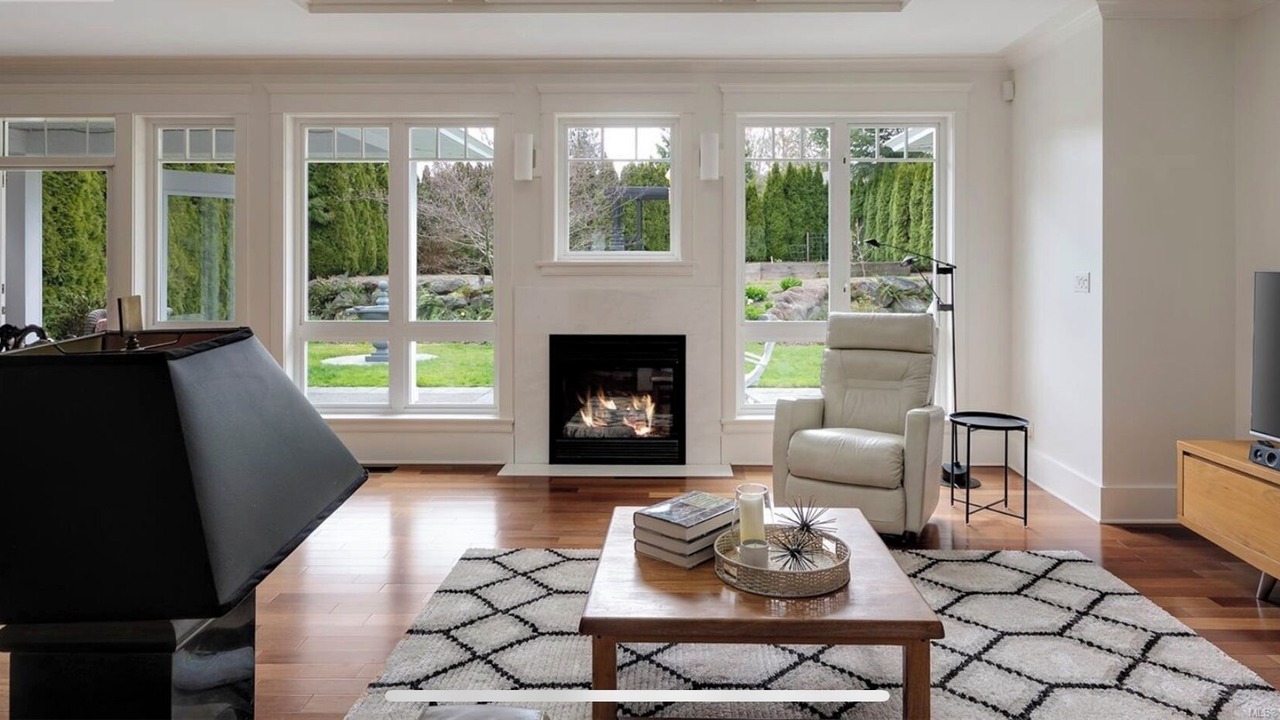 Photo of Livingroom in Mill Bay