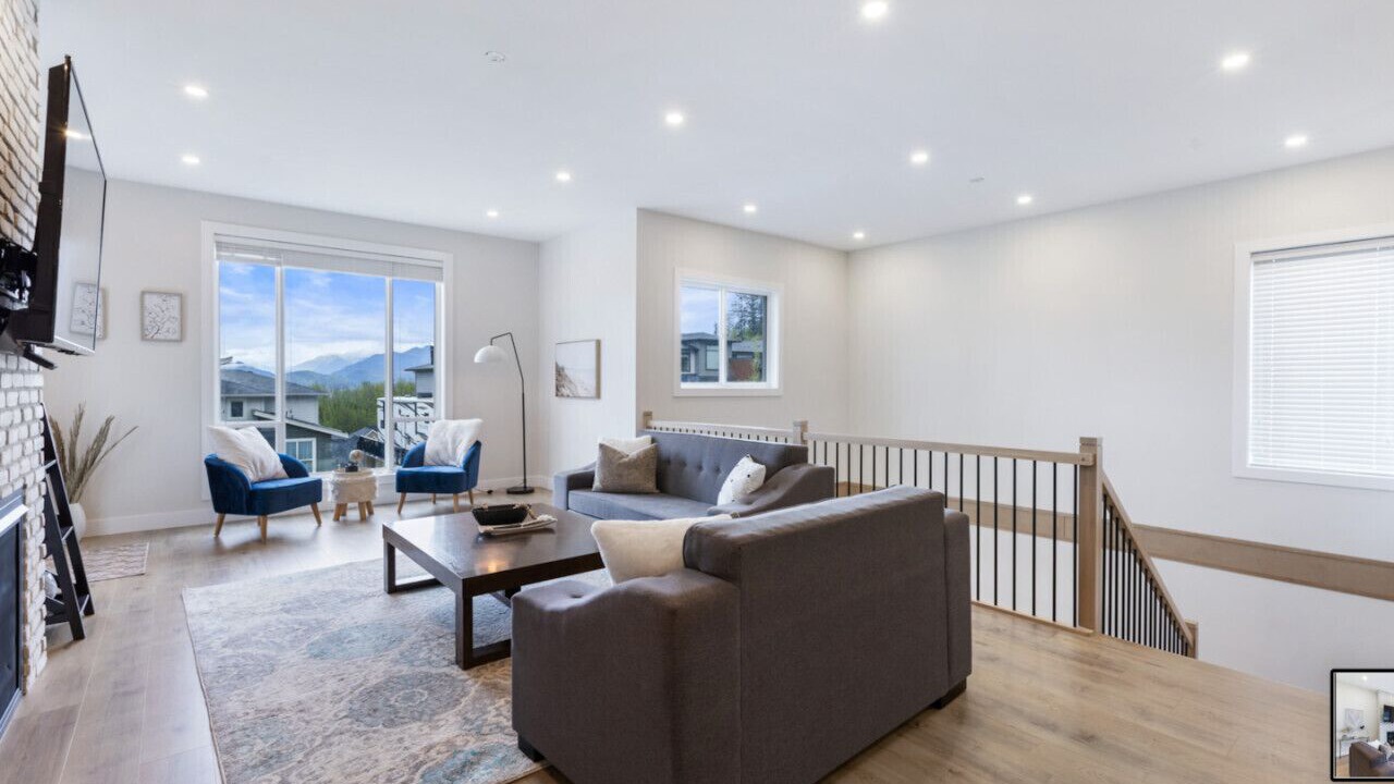 Photo of Livingroom in Eastern Hillsides