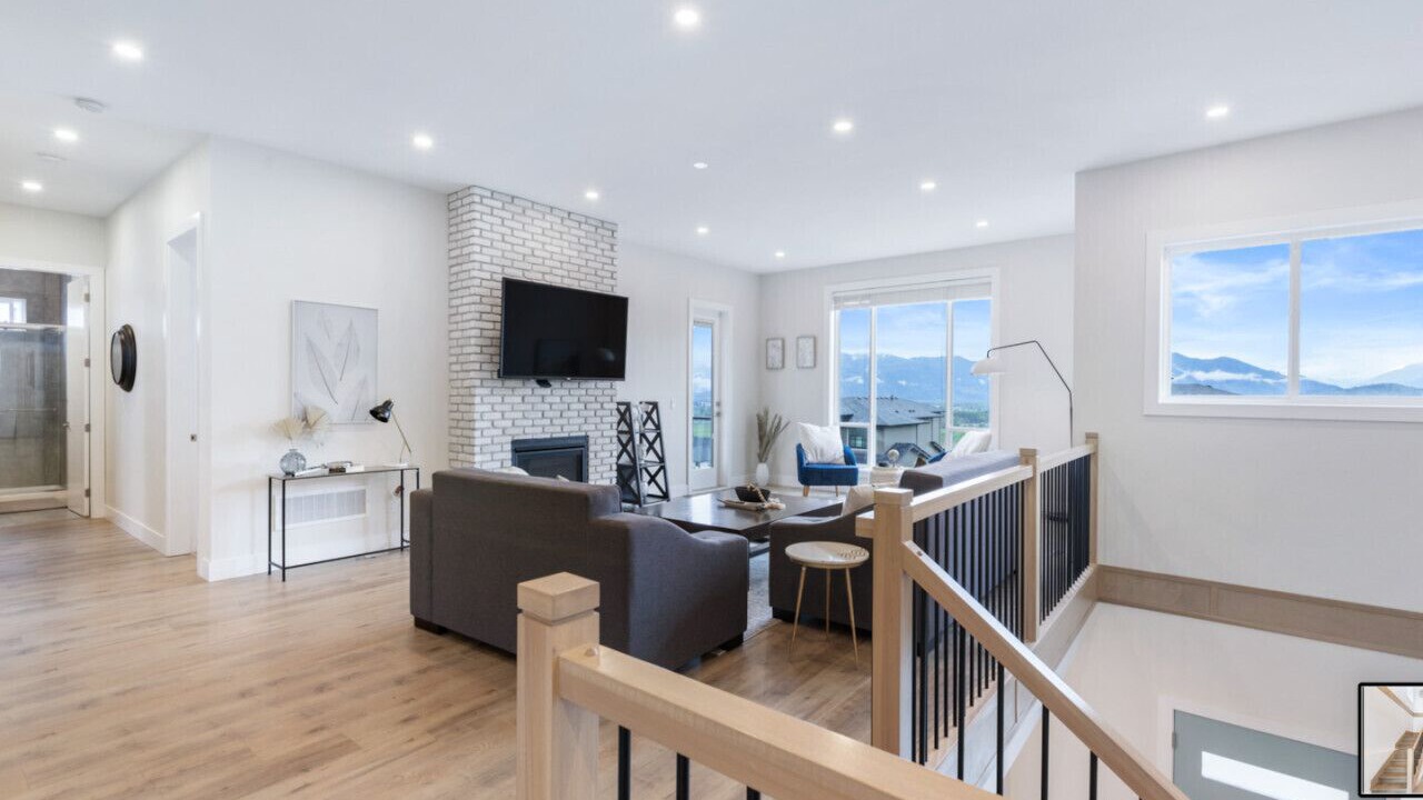 Photo of Livingroom in Eastern Hillsides