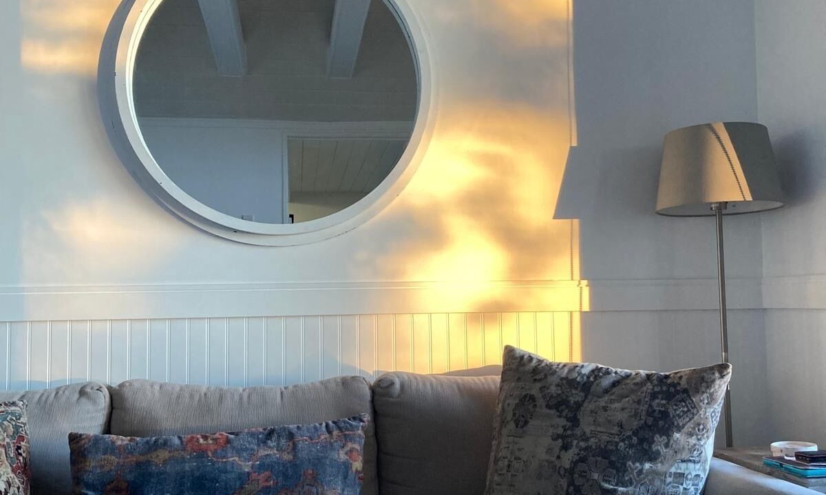 Photo of Livingroom in Davis Bay