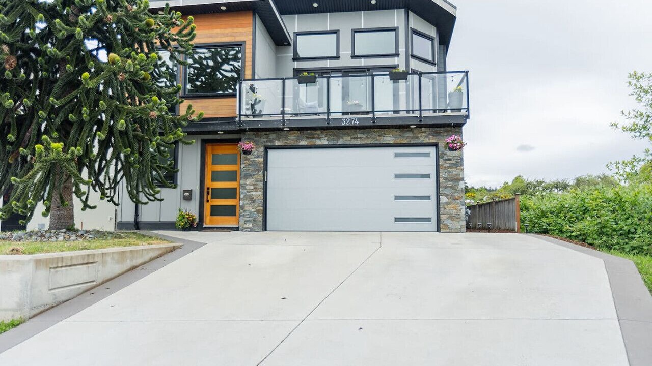 Photo of Others in Colwood