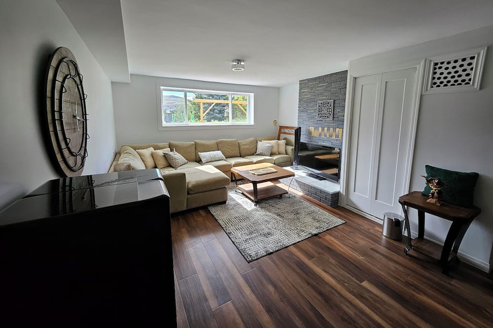 Photo of Livingroom in Vernon