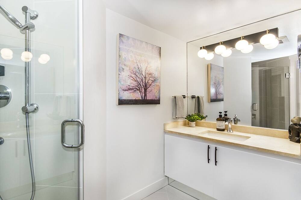 Photo of Bathroom in Lower Lonsdale