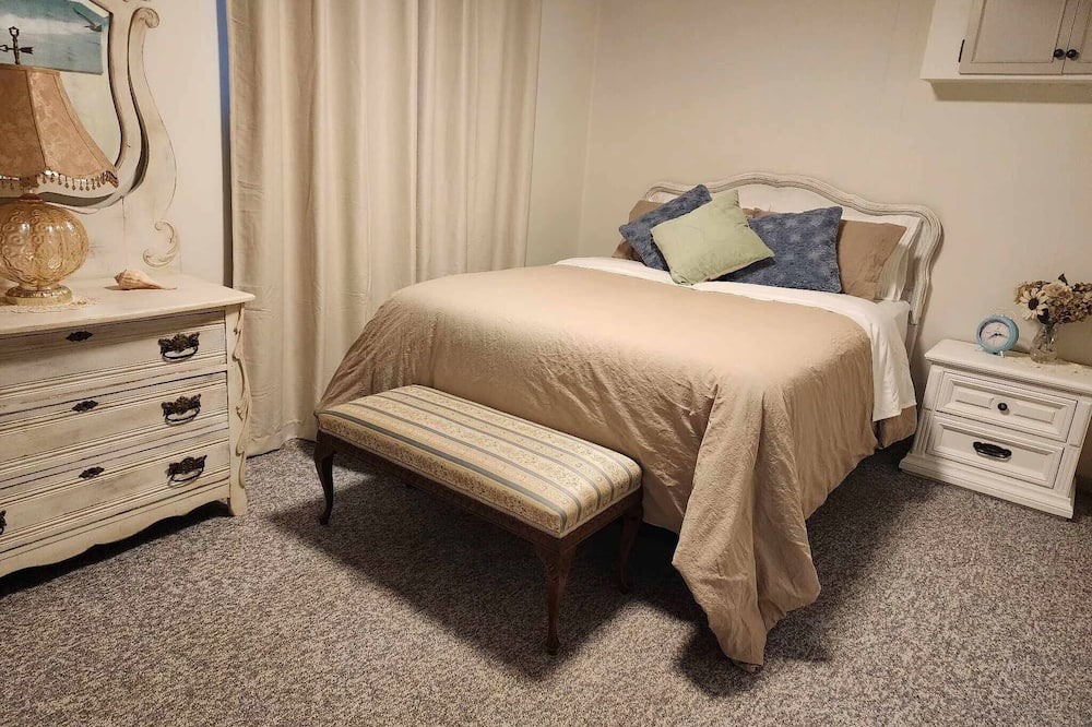 Photo of Bedroom in Tillsonburg