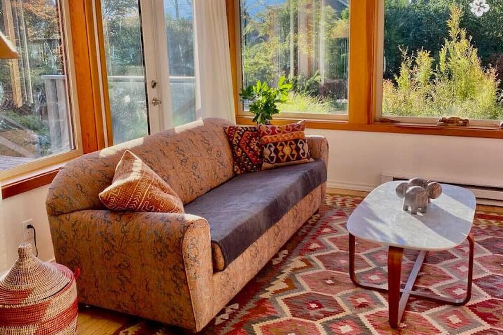 Photo of Livingroom in Bowen Island