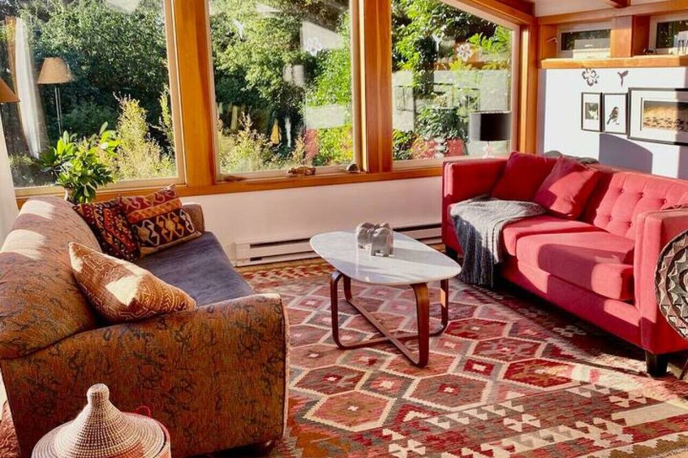 Photo of Livingroom in Bowen Island