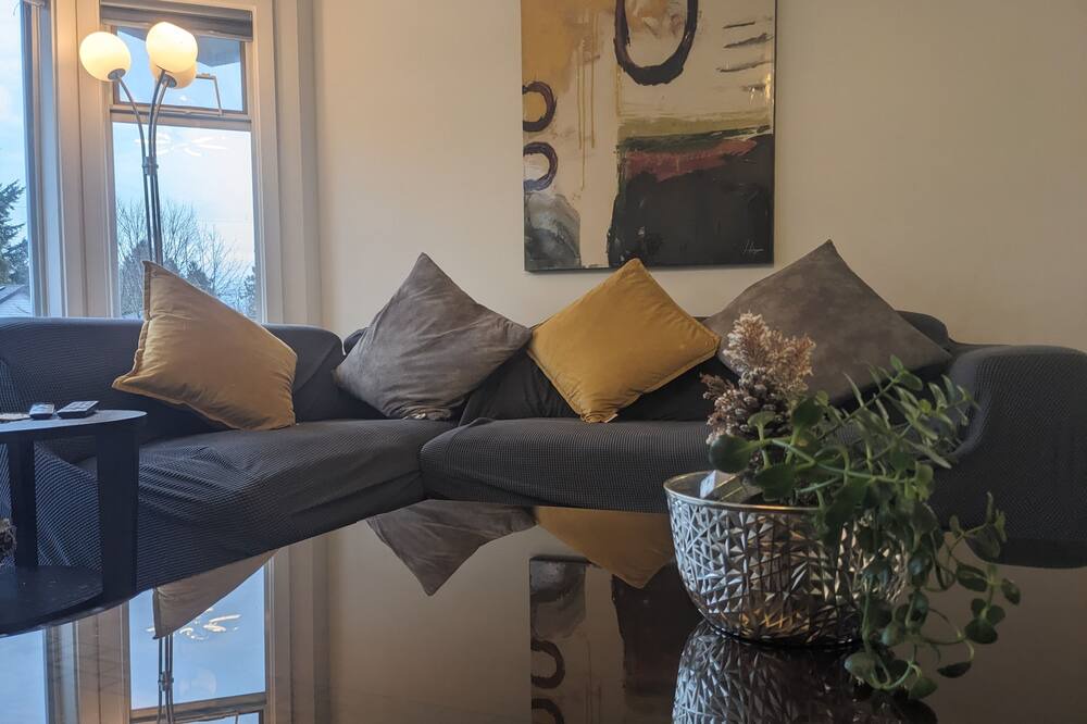 Photo of Livingroom in Pitt Meadows