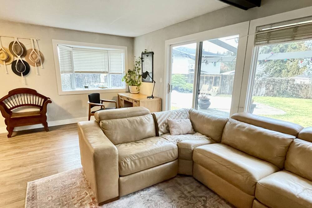 Photo of Livingroom in Lower Mission