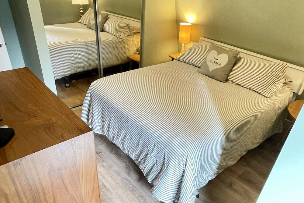Photo of Bedroom in Lower Mission