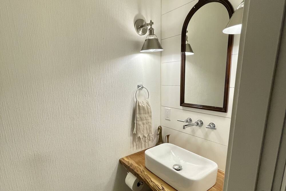 Photo of Bathroom in Lower Mission