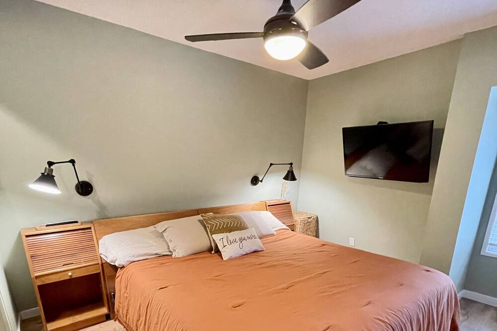 Photo of Bedroom in Lower Mission