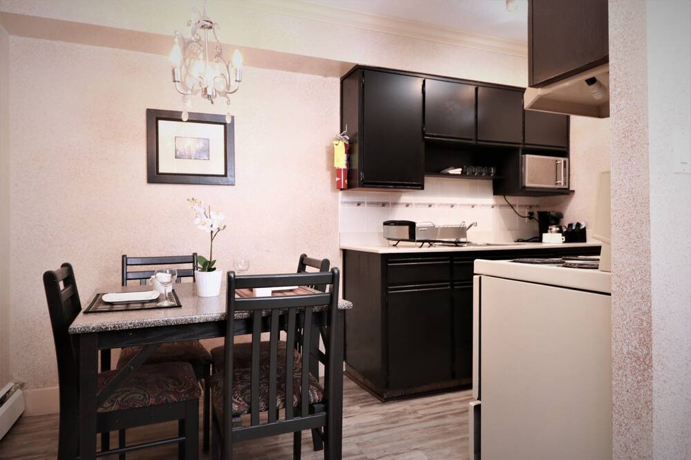 Photo of Kitchen in Coal Harbour