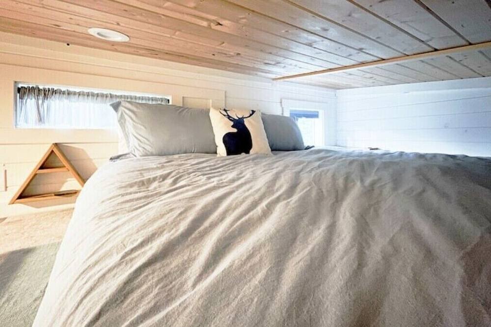 Photo of Bedroom in Courtenay