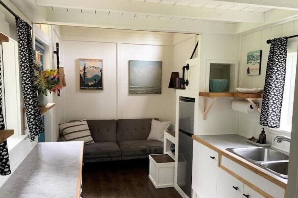 Photo of Kitchen in Courtenay
