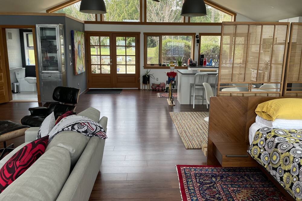 Photo of Bedroom in Salt Spring Island