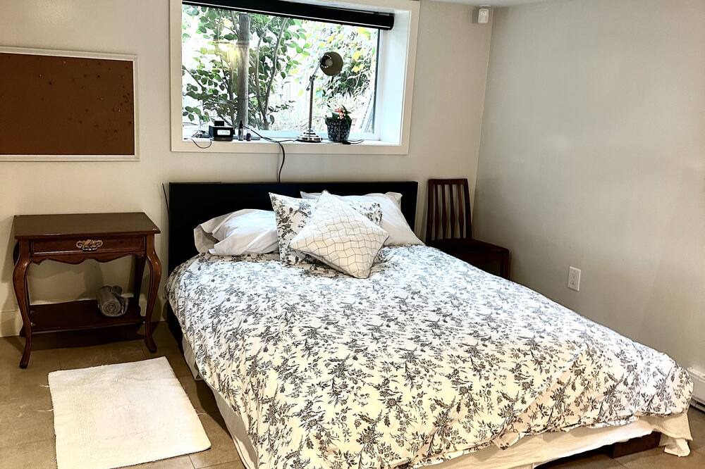Photo of Bedroom in Grandview-Woodland