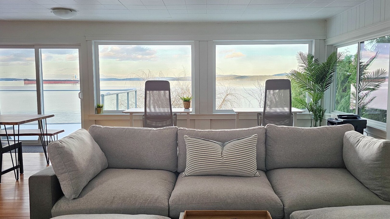 Photo of Livingroom in Chemainus