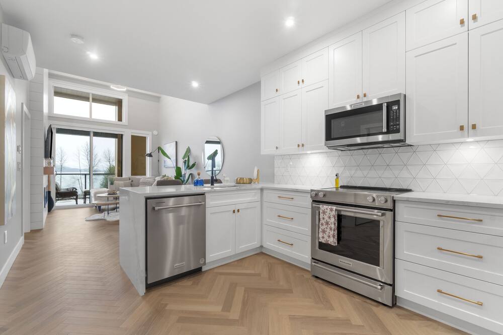 Photo of Kitchen in Harrison Hot Springs