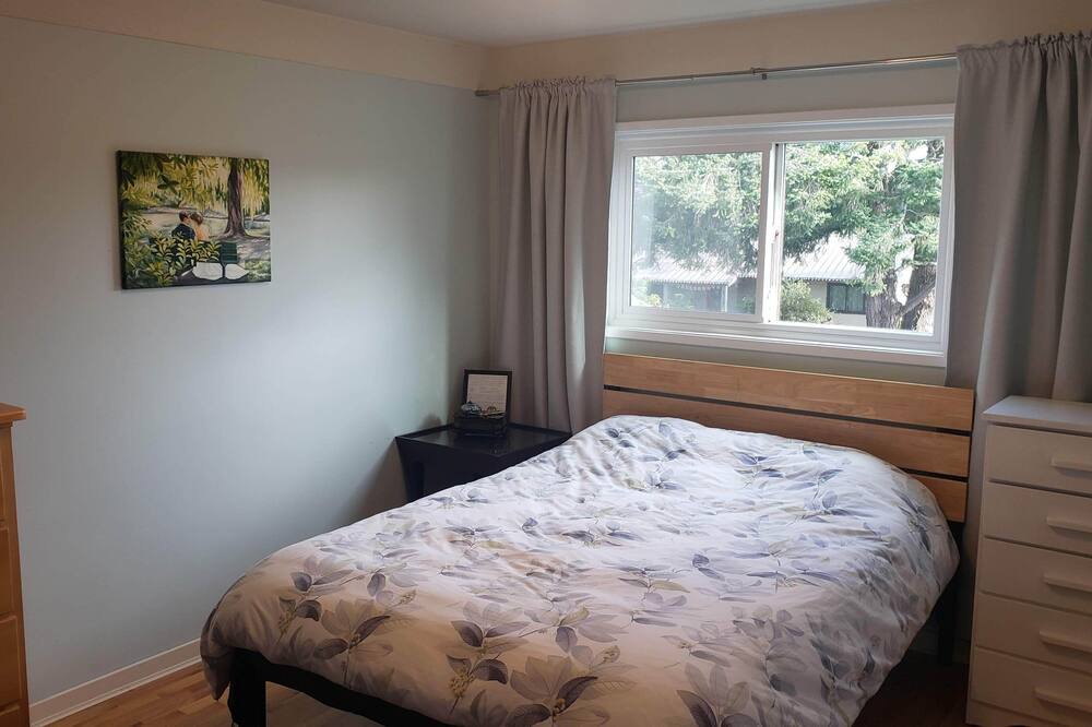Photo of Bedroom in Saanich West