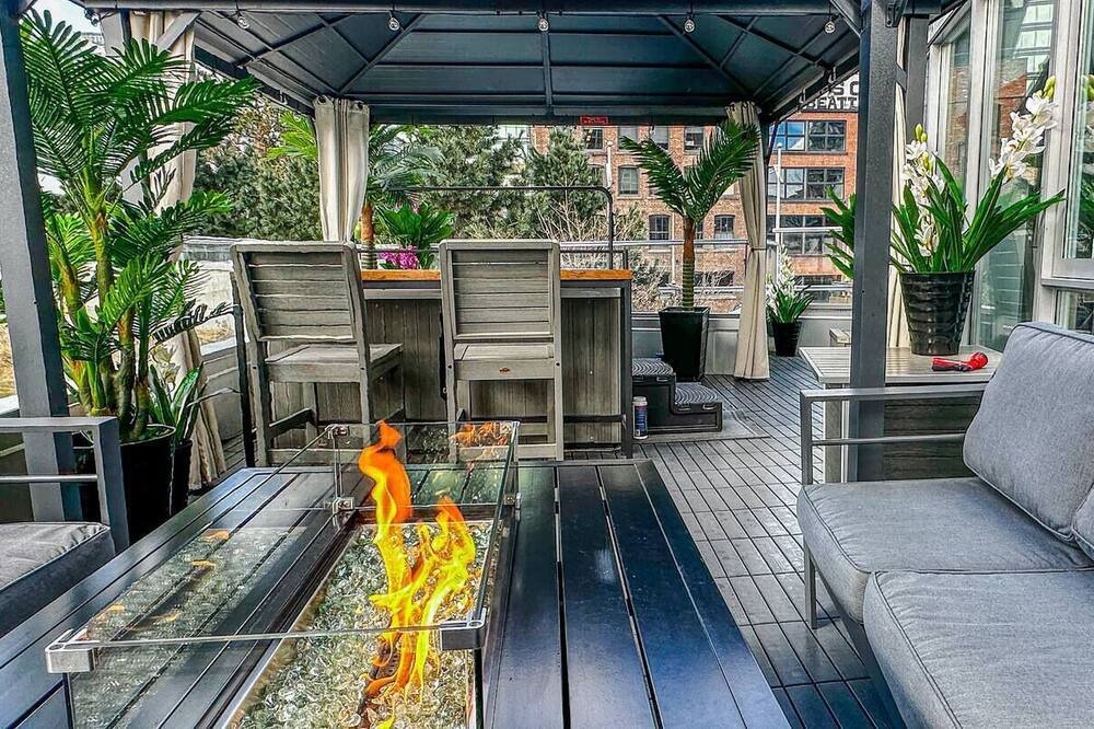 Photo of Outdoor in Crosstown