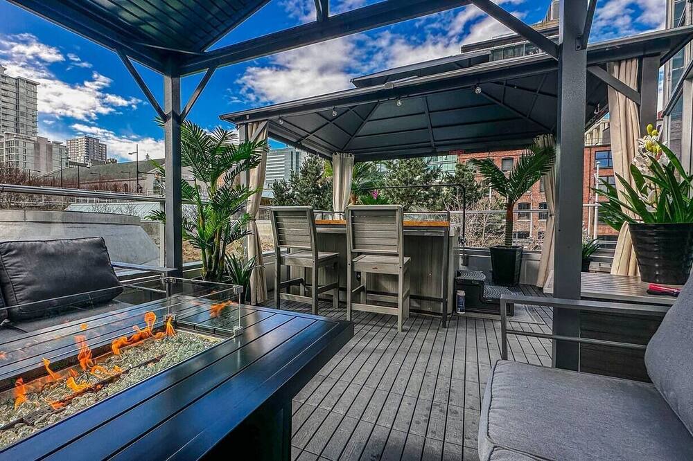 Photo of Outdoor in Crosstown