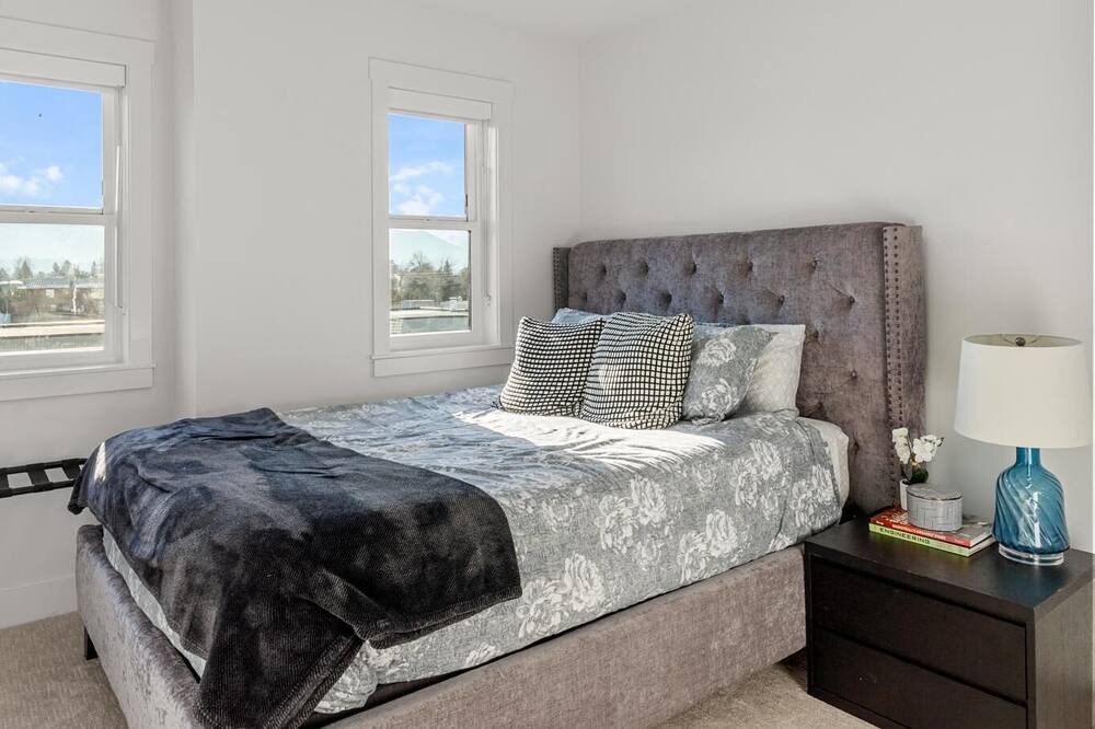 Photo of Bedroom in Chilliwack Proper Village West