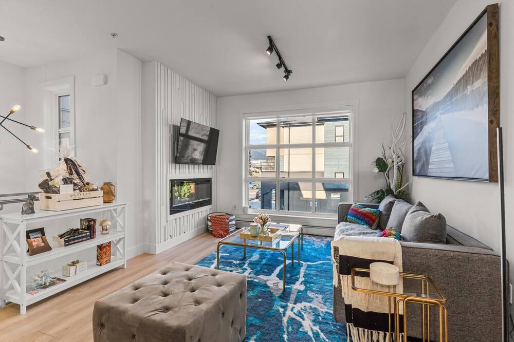 Photo of Livingroom in Chilliwack Proper Village West